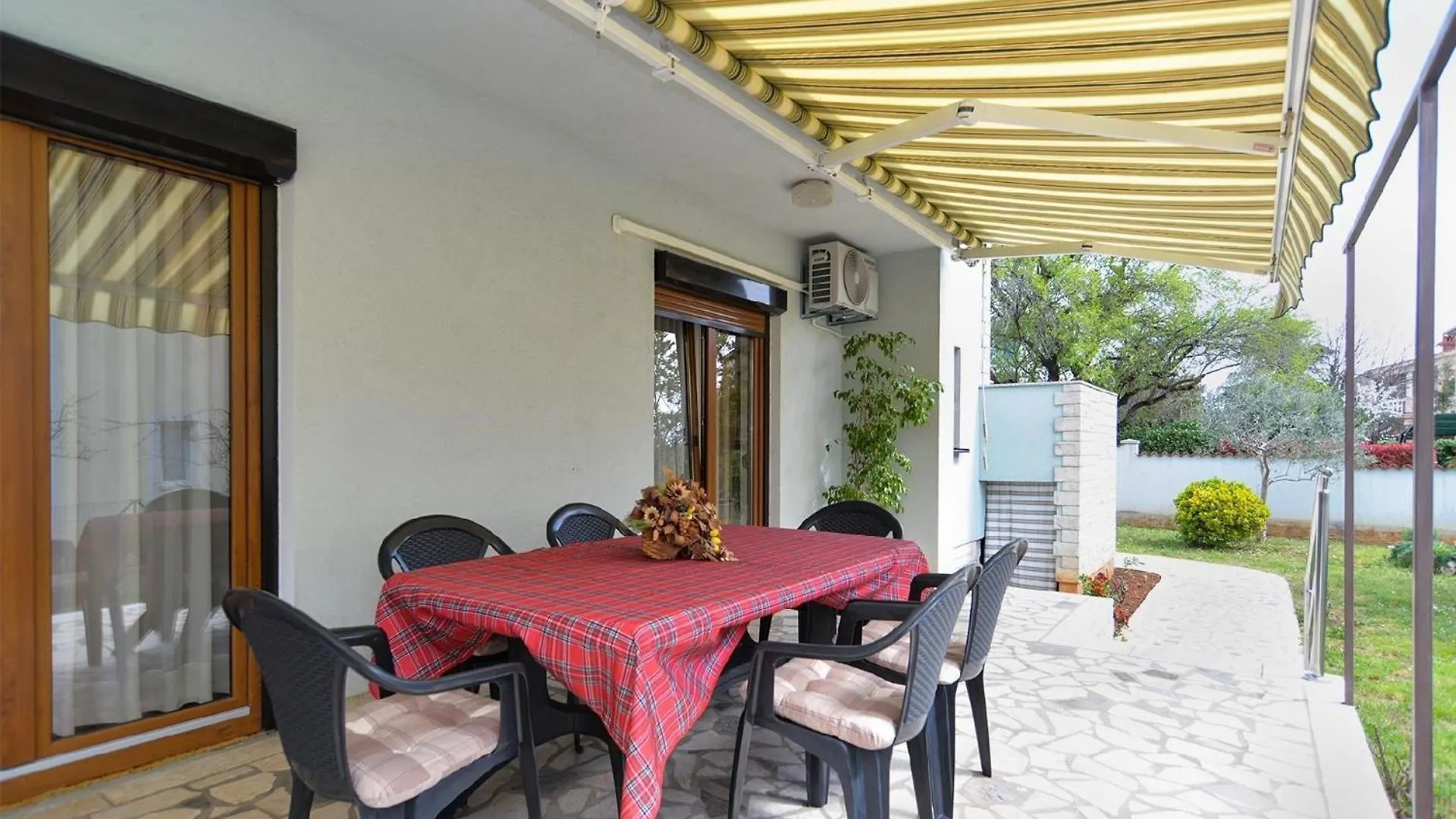 Apartment Ferienwohnung Fuer 6 Personen Ca 100 Qm In Pula-Fondole, Istrien Istrische Riviera Croatia